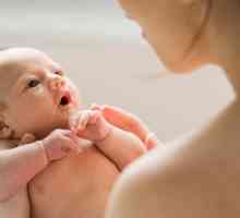 Što učiniti ako novorođenče ljuskave kože?