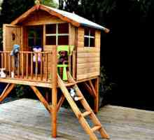 Drvena kuća za dijete s rukama crteži, fotografije