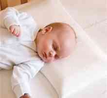 Kada mogu beba spavati na jastuku? Mi učimo!