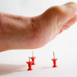 Bol u stopalu kada koračni: uzroci i liječenje