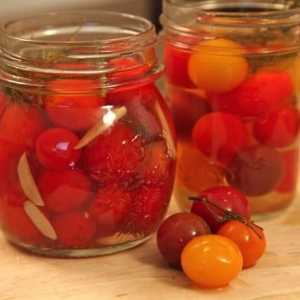 Brzo recept za ukiseljene rajčice i trešnje običnog