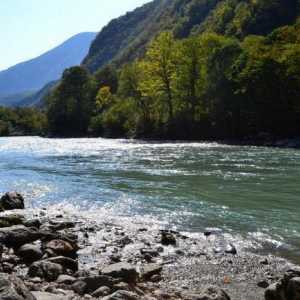 Bzyb - rijeka u Abhaziji. Opis, značajke i prirodni svijet