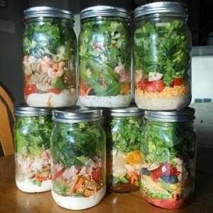 Početna konzerviranje bez dodatnih teškoća: recept za zimsko povrće, salata