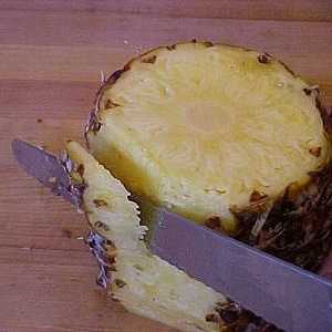 Kako oguliti ananas? 3 jednostavna načina da to učinite brzo i jednostavno