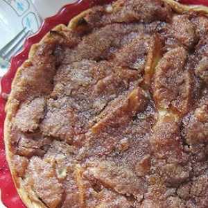 Kako kuhati tortu „Sissy” iz jabuke i kiselo vrhnje punjenja?