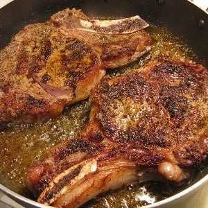 Kako ukusna pečena mesa u tavi: savjeti