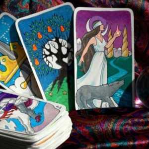Tarot kartice mjesec: značenje i tumačenje. Što znači mjesec u Tarot kartama?