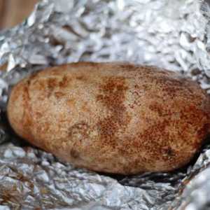 Krumpir u foliji na žeravici: Najbolji recepti. Krumpir sa slaninom u foliji na žeravici
