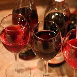 Malina vino: Recept za okusom alkoholnog pića