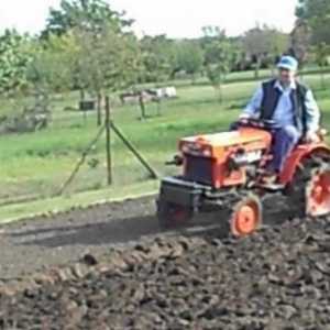 Traktor „Uralets” i njene karakteristike