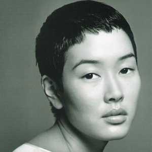 Model i glumica Jenny Shimizu