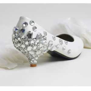 Modni trend - svadbene cipele s niskim petama
