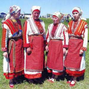 Izvorni Udmurtska narodna nošnja