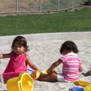 Pijesak terapija za djecu predškolske dobi. pijesak na platnu