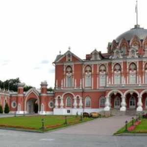 Petrovsky Palace - izleti i foto