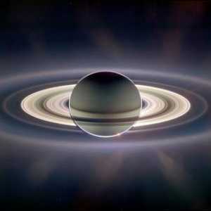 Planet s prstenovima - nevjerojatna Saturn