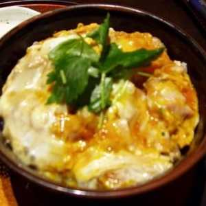 Pripremite japanski jelo „oyakodon”?
