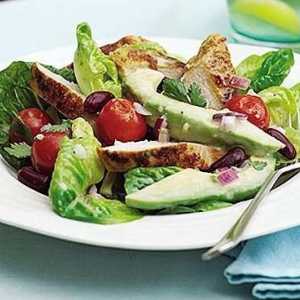 Recept za salatu s avokadom i piletine - dimljena ili kuhana