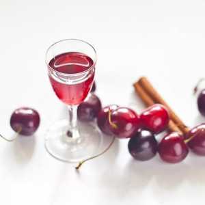 Cherry likera s votke: receptima ukusna i bezalkoholno piće