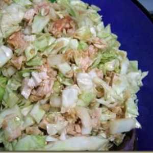 Ukusna i hranjiva salata sa šunkom i kineskog kupusa