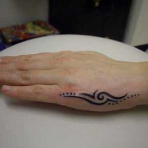 Ženska tetovaža na ruci, mala tetovaža „za sebe” i razmjera rukava - to je…